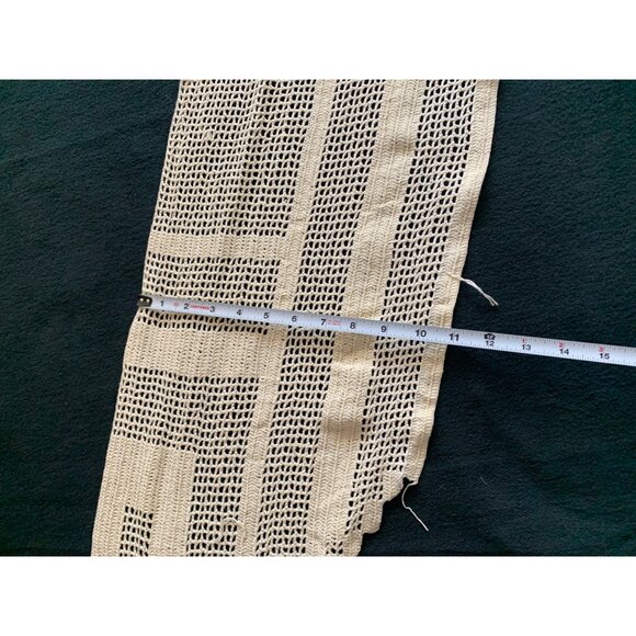 Crocheted Antique Mantle Scarf With Geometric Design 18" X 107" - Picture 8 of 12